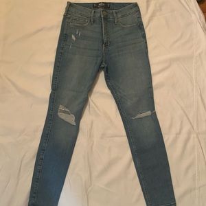 Hollister High Rise ripped super skinny jeans